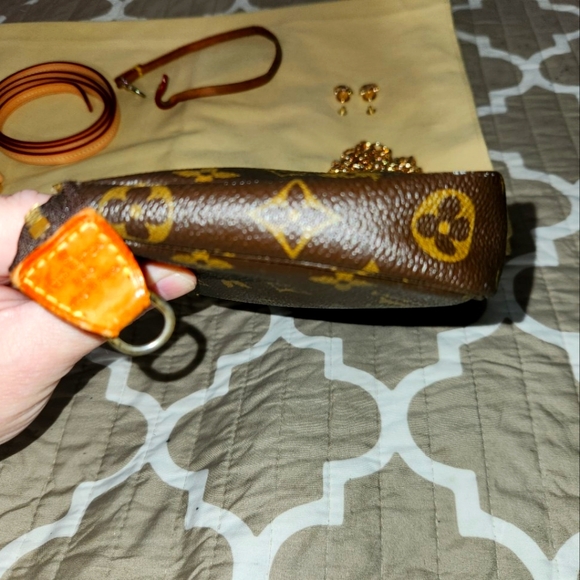 Louis Vuitton Pochette Accessories Purse DATE STAMPED AR0010 w/COA - Picture 15 of 16